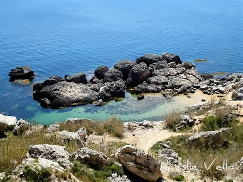 slugs bay beach san paolo.